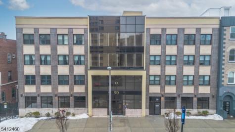 90 Clinton Avenue Newark NJ 07114