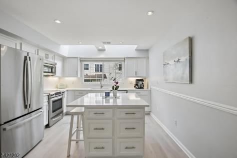 9 Sussex Court Bedminster NJ 07921