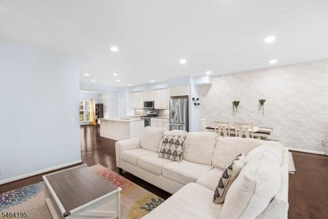 33 Woodland Way Mount Arlington NJ 07856
