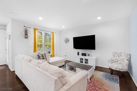 33 Woodland Way Mount Arlington NJ 07856
