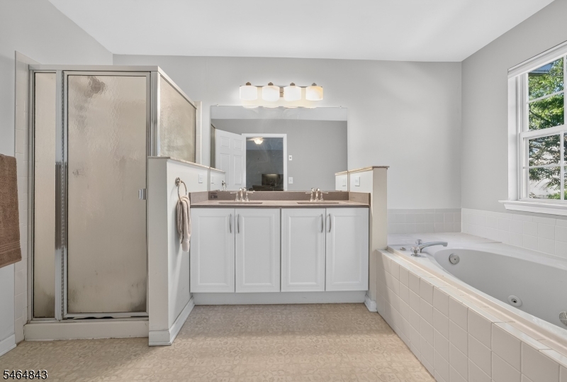 2 Clearbrook Lane Raritan NJ 08822