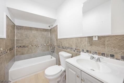 422 Halsted Street East Orange NJ 07018