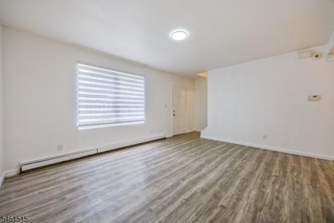 422 Halsted Street East Orange NJ 07018