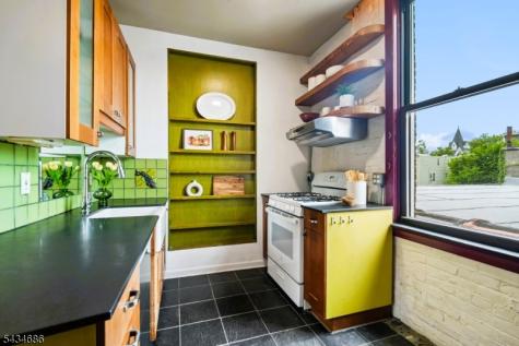 54 Mcwhorter Street Newark NJ 07105