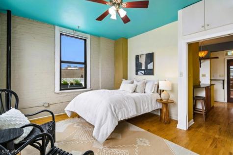 54 Mcwhorter Street Newark NJ 07105