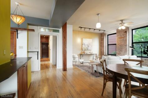 54 Mcwhorter Street Newark NJ 07105