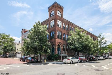 54 Mcwhorter Street Newark NJ 07105
