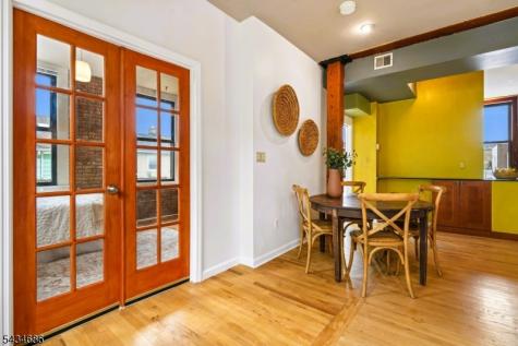 54 Mcwhorter Street Newark NJ 07105