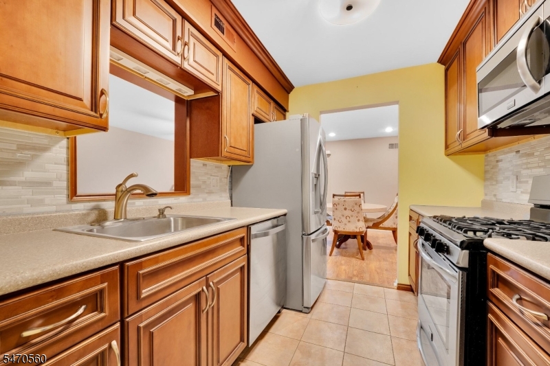 825 Riverside Avenue Lyndhurst NJ 07071