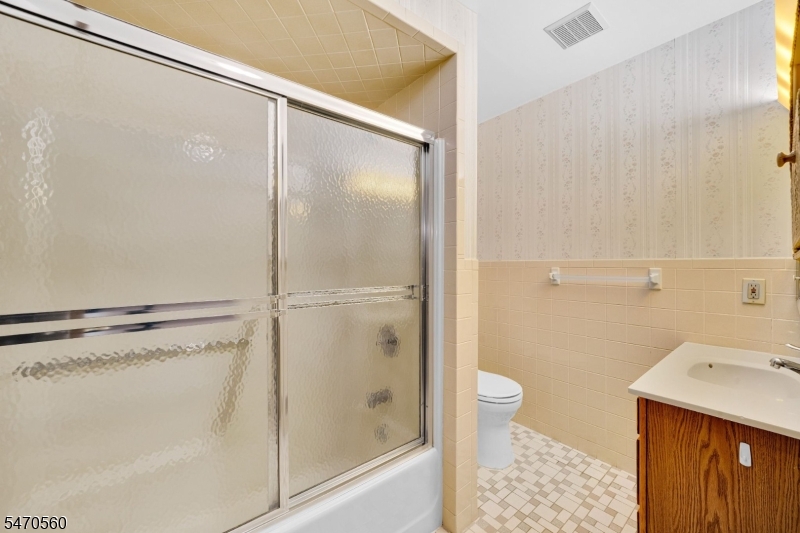 825 Riverside Avenue Lyndhurst NJ 07071