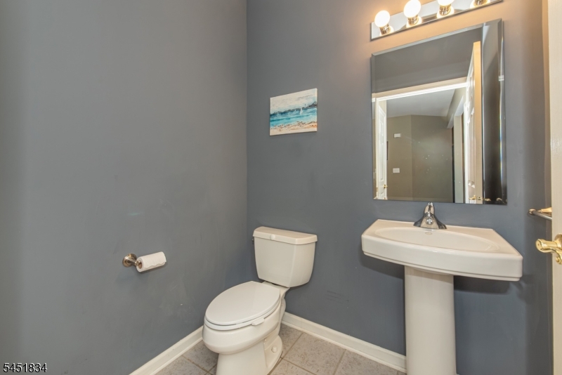 121 Turlington Court Livingston NJ 07039