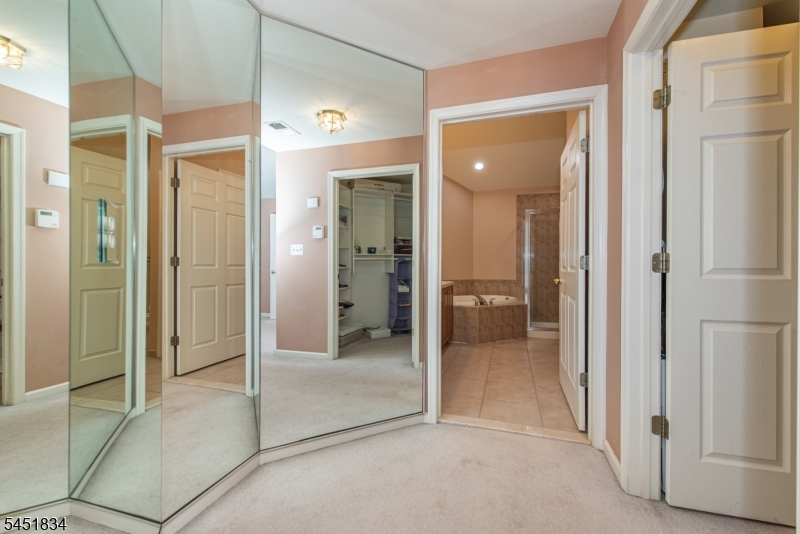 121 Turlington Court Livingston NJ 07039