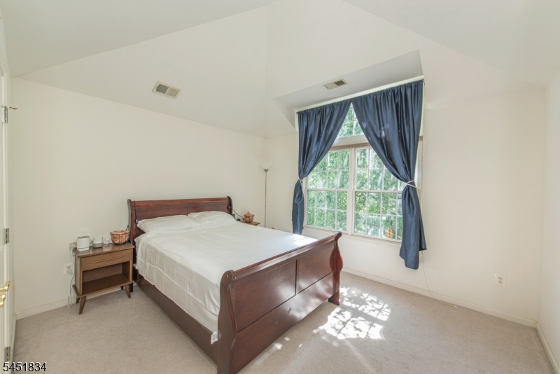 121 Turlington Court Livingston NJ 07039