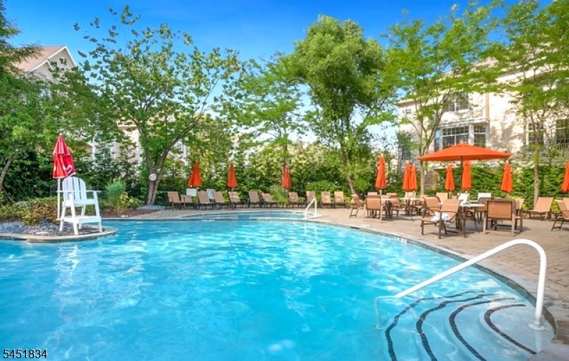 121 Turlington Court Livingston NJ 07039
