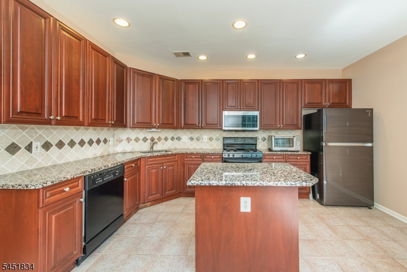 121 Turlington Court Livingston NJ 07039