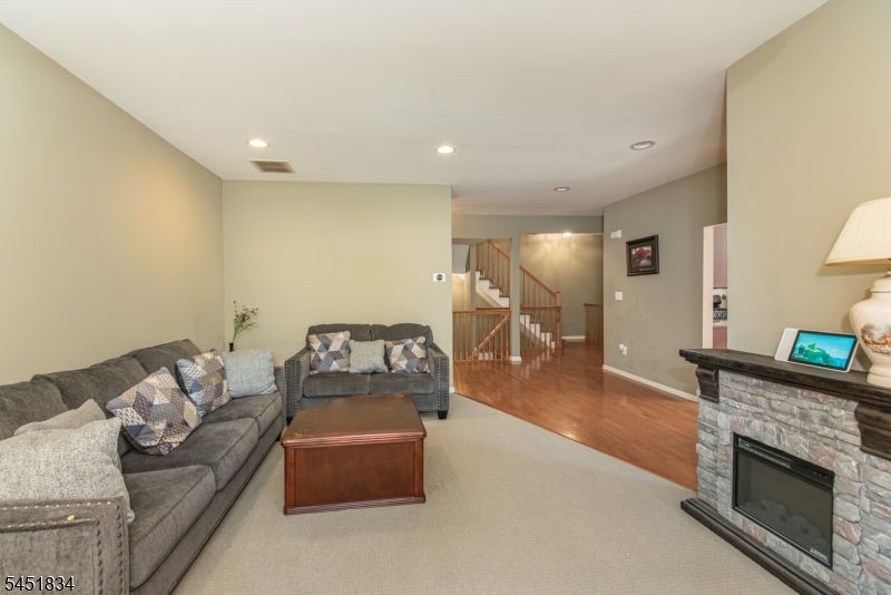 121 Turlington Court Livingston NJ 07039