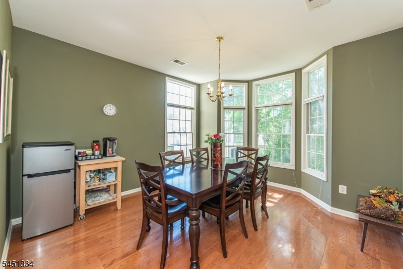 121 Turlington Court Livingston NJ 07039
