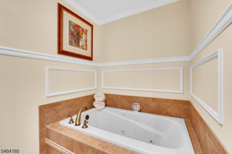 24 Gate House Court Morris NJ 07960