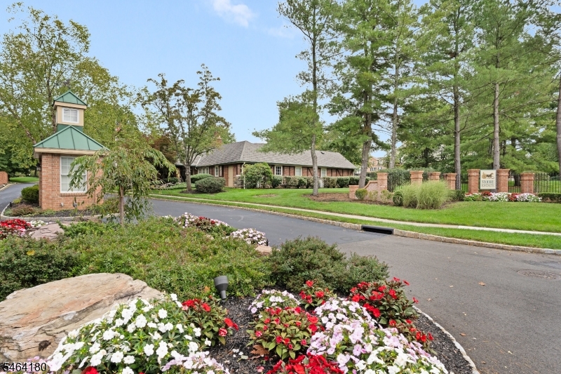 24 Gate House Court Morris NJ 07960