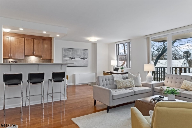 530 Valley Road - 3l Montclair NJ 07043