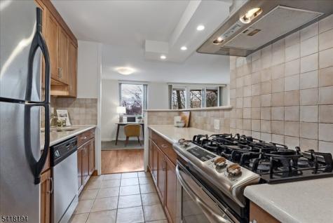 530 Valley Road - 3l Montclair NJ 07043