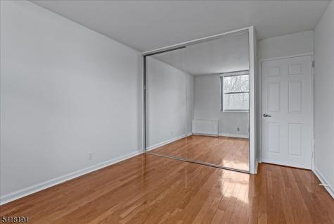 530 Valley Road - 3l Montclair NJ 07043