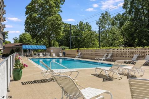 530 Valley Road - 3l Montclair NJ 07043