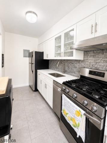 13 Wedgewood Dr Unit 87 Verona NJ 07044