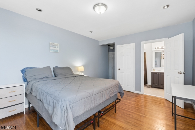 19 Lyons Avenue Newark NJ 07112