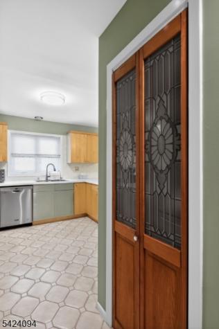 154 Marion Drive West Orange NJ 07052