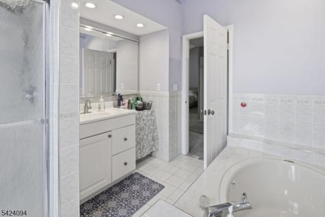 154 Marion Drive West Orange NJ 07052