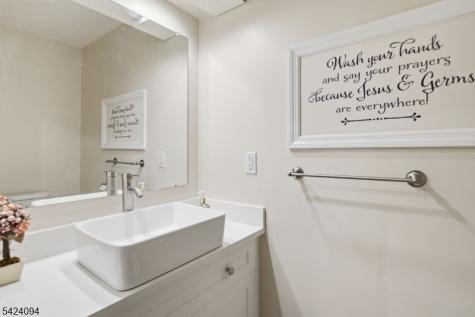 154 Marion Drive West Orange NJ 07052