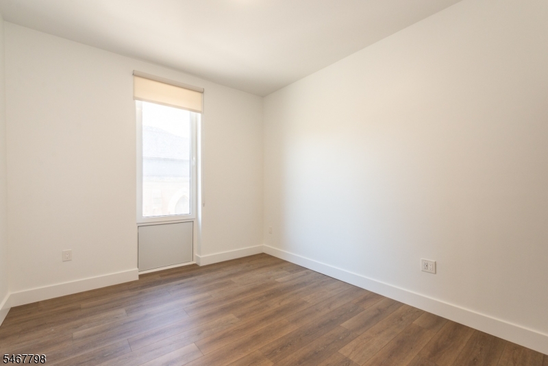 21 Lincoln Park Newark NJ 07102