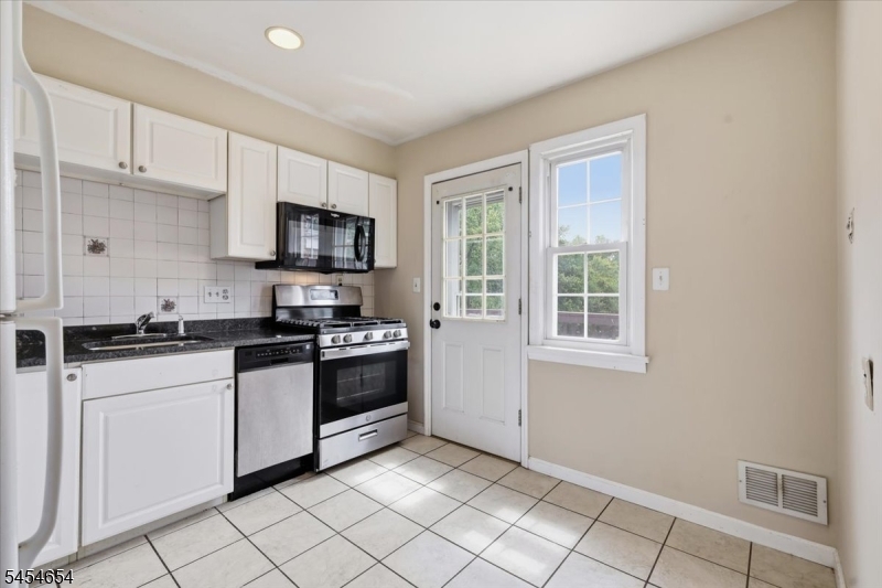 14 Dartmouth Avenue Bridgewater NJ 08807