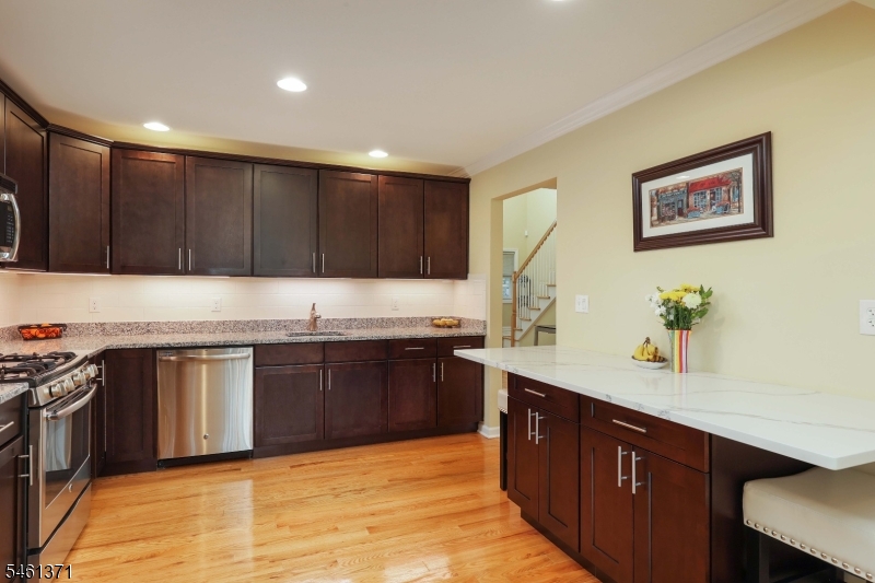 6 Harvey Court Clark NJ 07066