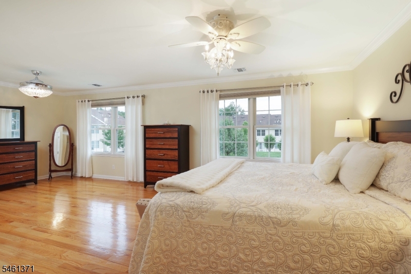 6 Harvey Court Clark NJ 07066