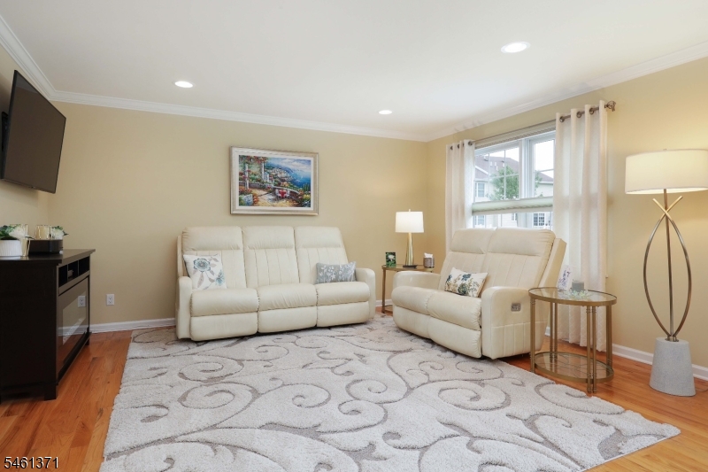 6 Harvey Court Clark NJ 07066