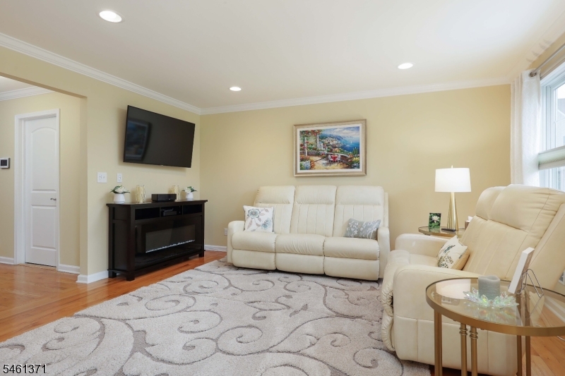6 Harvey Court Clark NJ 07066