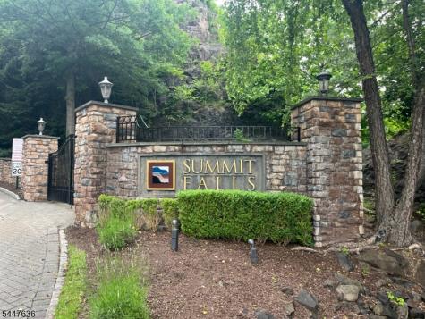 146 Summit Ridge Pompton Lakes NJ 07442