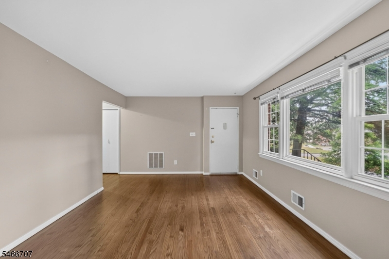 5 Stanford Drive Bridgewater NJ 08807