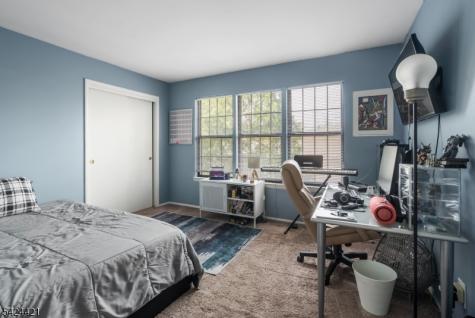 47 Manchester Lane West Milford NJ 07480