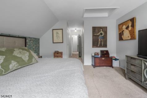 47 Manchester Lane West Milford NJ 07480