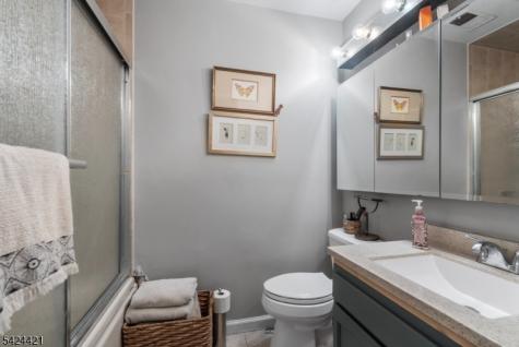 47 Manchester Lane West Milford NJ 07480