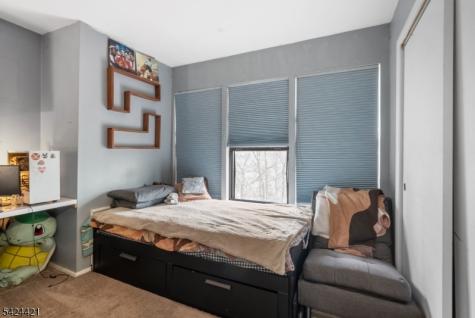 47 Manchester Lane West Milford NJ 07480