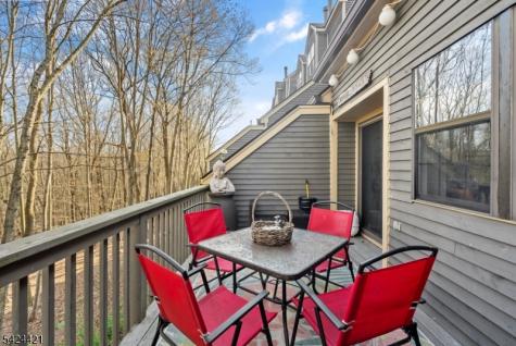 47 Manchester Lane West Milford NJ 07480