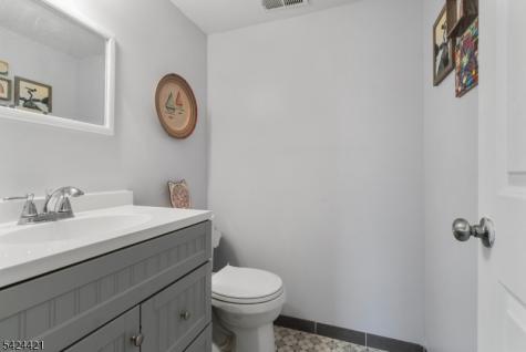 47 Manchester Lane West Milford NJ 07480