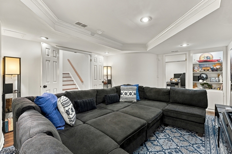 32 Roberts Circle Bernards NJ 07920