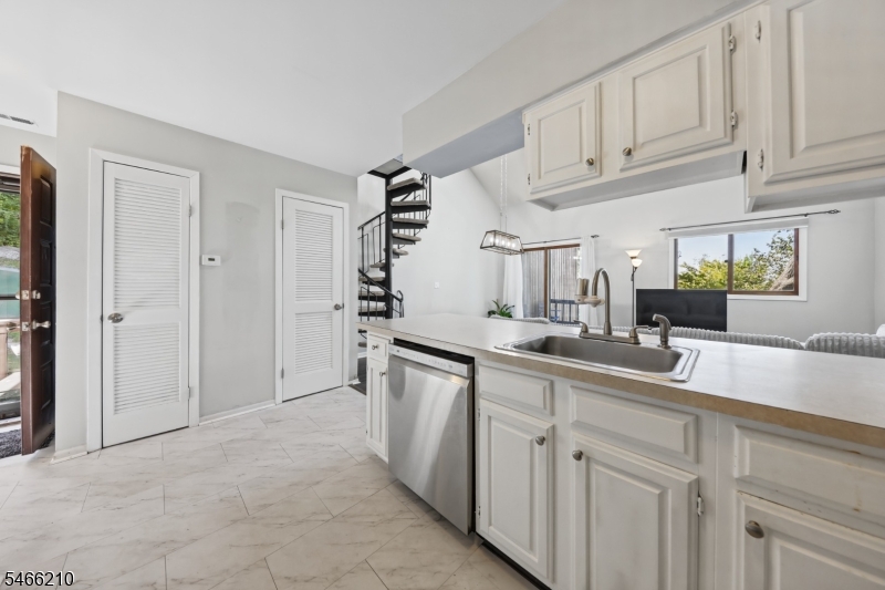 1 Red Lodge Dr, Unit 6 Vernon NJ 07462