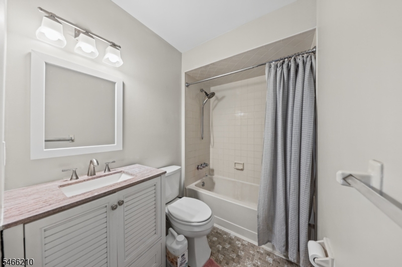 1 Red Lodge Dr, Unit 6 Vernon NJ 07462