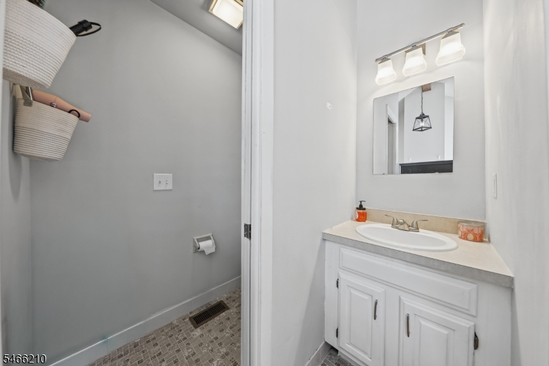1 Red Lodge Dr, Unit 6 Vernon NJ 07462